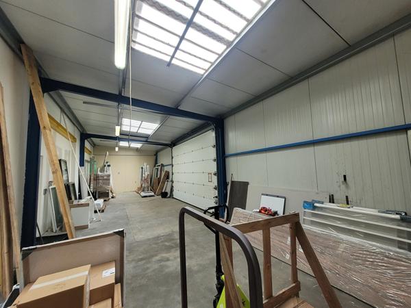 A VENDRE - 448m² - Local d'activité Montaigu Vendee