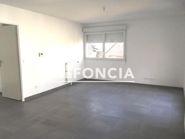 Location Appartement 4 pièces 75.47 m² - 2 BIS RUE DE LA GARE Chanteloup Les Vignes 78570