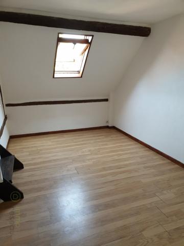Immeuble à ESQUENNOY (60120)