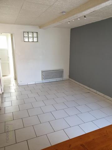 Immeuble à ESQUENNOY (60120)