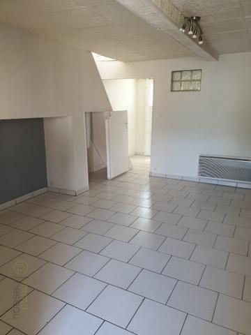 Immeuble à ESQUENNOY (60120)