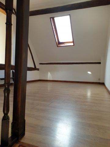 Immeuble à ESQUENNOY (60120)
