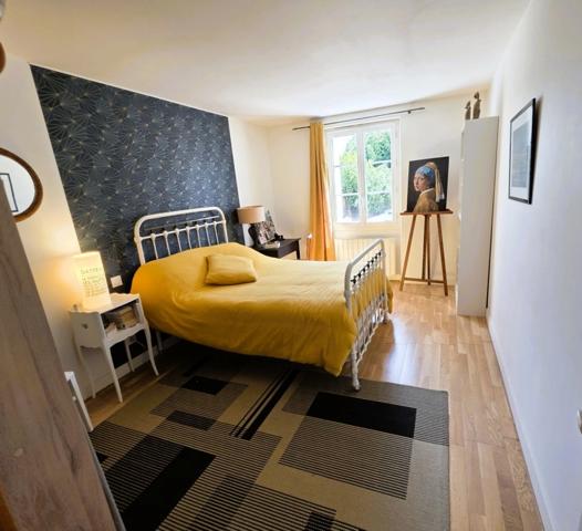 ILE D'OLERON (17), A Vendre Très belle Longère rénovée 194m², édifiée au calme en cœur de village sur terrain 1.047m²