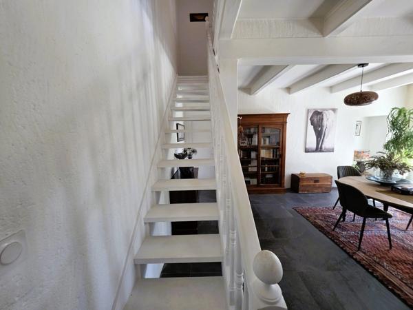 ILE D'OLERON (17), A Vendre Très belle Longère rénovée 194m², édifiée au calme en cœur de village sur terrain 1.047m²