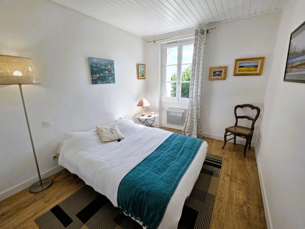 ILE D'OLERON (17), A Vendre Très belle Longère rénovée 194m², édifiée au calme en cœur de village sur terrain 1.047m²