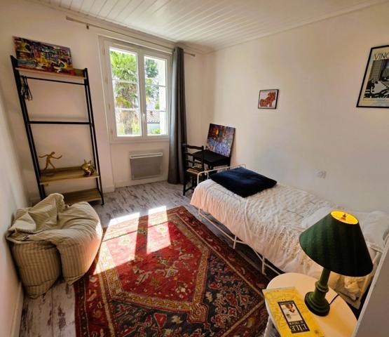 ILE D'OLERON (17), A Vendre Très belle Longère rénovée 194m², édifiée au calme en cœur de village sur terrain 1.047m²