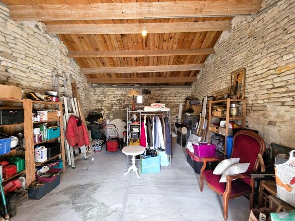 ILE D'OLERON (17), A Vendre Très belle Longère rénovée 194m², édifiée au calme en cœur de village sur terrain 1.047m²