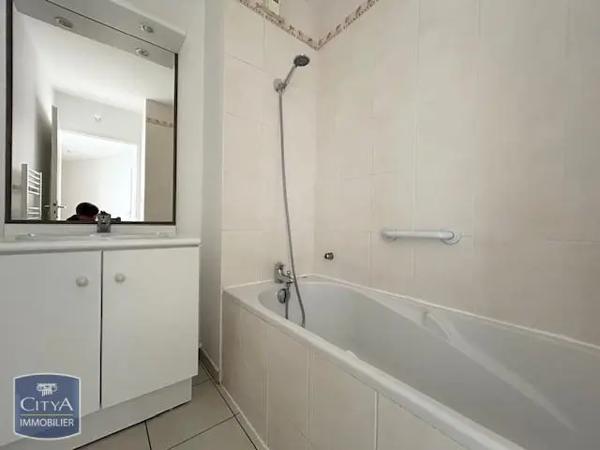 Appartement à louer 3 pièces 65.8m²