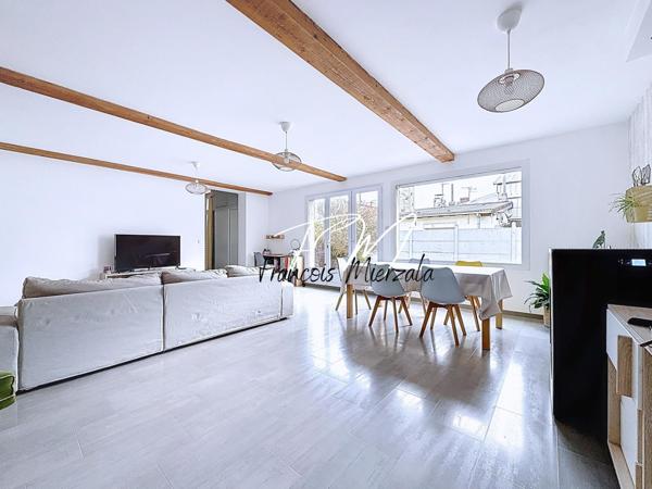 Semi plain-pied 4 chambres + hangar