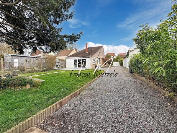 Semi plain-pied 4 chambres + hangar