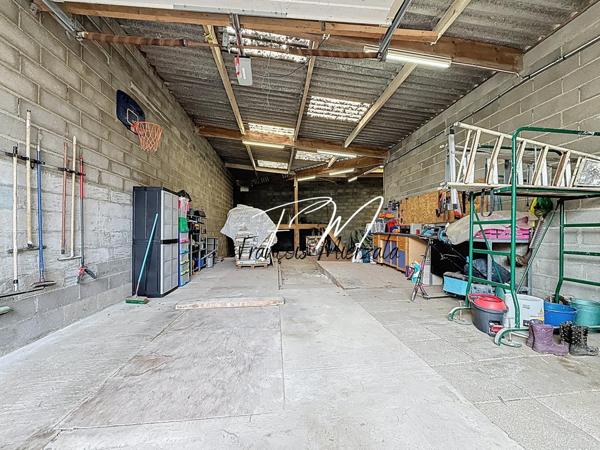 Semi plain-pied 4 chambres + hangar