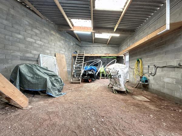 Semi plain-pied 4 chambres + hangar