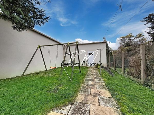 Semi plain-pied 4 chambres + hangar