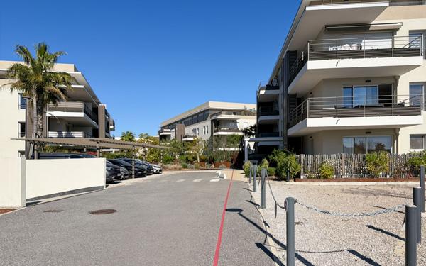 Appartement à vendre    2 pièces • 47 m2 Fréjus