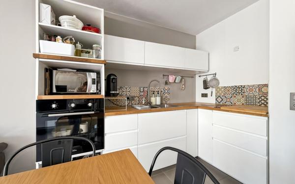 Appartement à vendre    2 pièces • 47 m2 Fréjus