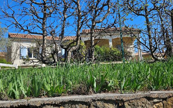 Maison à vendre    5 pièces •  Les Vans