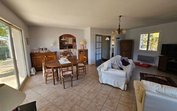 Maison à vendre    5 pièces •  Les Vans