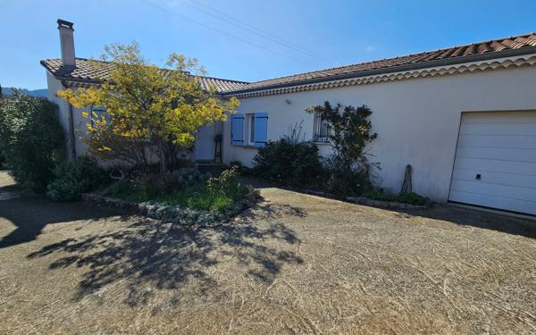 Maison à vendre    5 pièces •  Les Vans