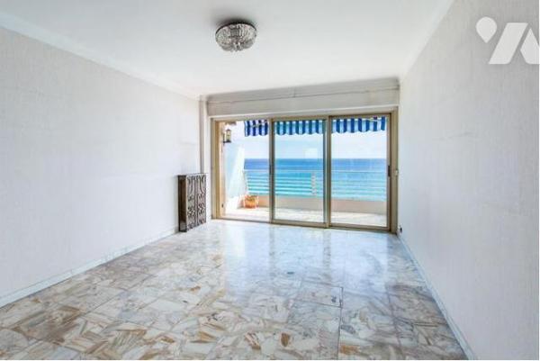 MENTON TROIS PIÉCES VUE MER.