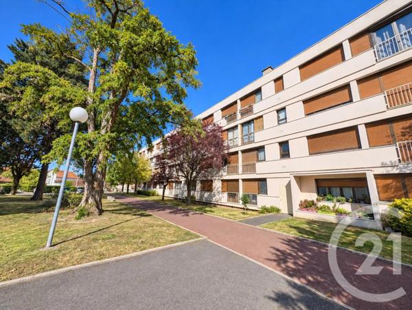 Appartement F3 à vendre  3 pièces - 53 m 2   CLICHY SOUS BOIS  - 93