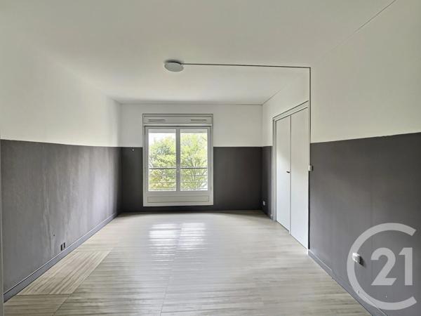 Appartement F3 à vendre  3 pièces - 53 m 2   CLICHY SOUS BOIS  - 93