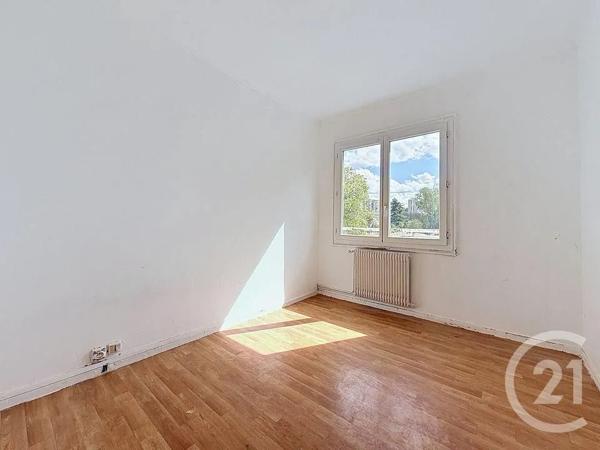 Appartement F3 à vendre  3 pièces - 53 m 2   CLICHY SOUS BOIS  - 93