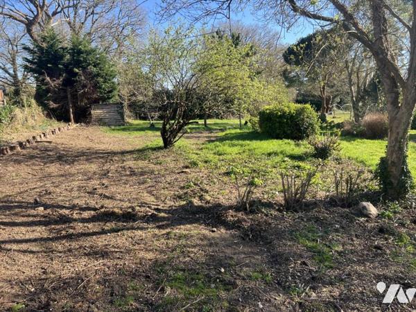 HENNEBONT direction route Port Louis terrain à bâtir non viabilisé de 850 M²