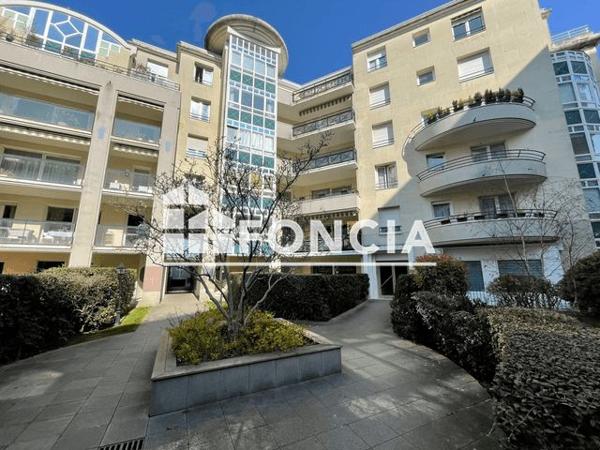 Location Studio 28.1 m² - 12/14/18/20/22 SQUARE ROBINSON Sceaux 92330