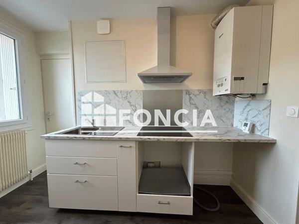 Location Appartement 3 pièces 63 m² - PLACE DE LA MAIRIE Pont Eveque 38780