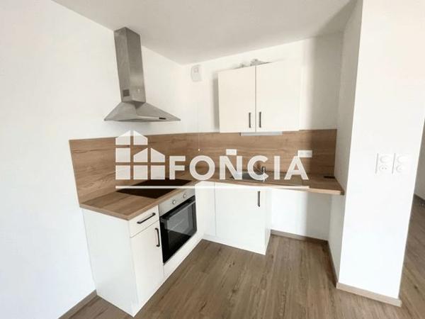 Location Appartement 2 pièces 49.9 m² - 9 RUE SERGENT RENE-MARIE RIVIERE Saint Etinne 42000