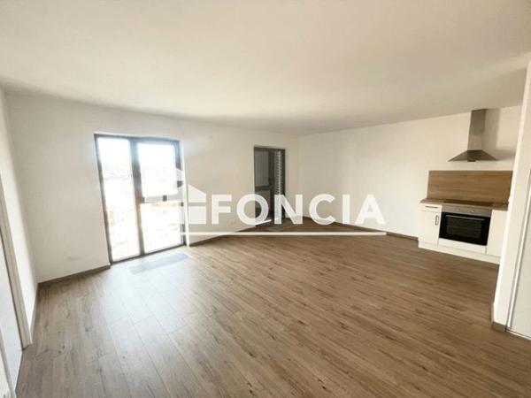 Location Appartement 2 pièces 49.9 m² - 9 RUE SERGENT RENE-MARIE RIVIERE Saint Etinne 42000