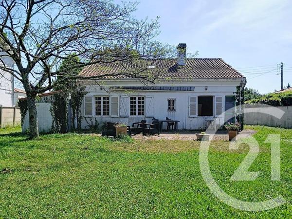 Maison à vendre  7 pièces - 180,25 m 2   MERIGNAC  - 33