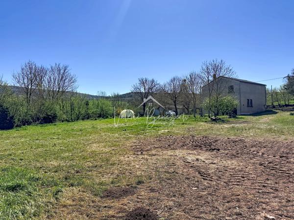 Camarès (12360) Maison T5 avec 4190m2 terrain – Hameau calme à 3 min de Camarès