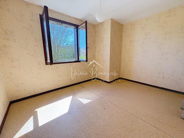 Camarès (12360) Maison T5 avec 4190m2 terrain – Hameau calme à 3 min de Camarès