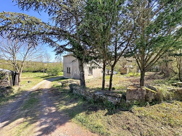 Camarès (12360) Maison T5 avec 4190m2 terrain – Hameau calme à 3 min de Camarès