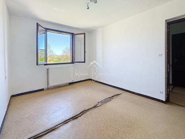 Camarès (12360) Maison T5 avec 4190m2 terrain – Hameau calme à 3 min de Camarès