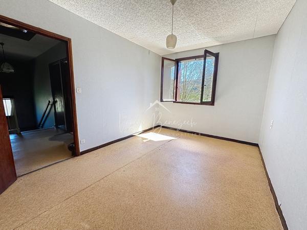 Camarès (12360) Maison T5 avec 4190m2 terrain – Hameau calme à 3 min de Camarès