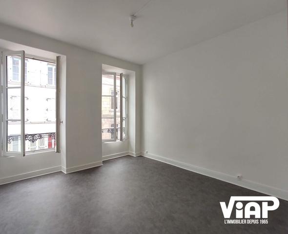 GRAND STUDIO DE 33m² - HYPER CENTRE VILLE - LIMOGES , Limoges GRAND STUDIO DE 33m² - HYPER CENTRE VILLE - LIMOGES , Limoges