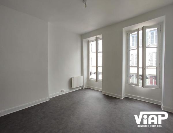 GRAND STUDIO DE 33m² - HYPER CENTRE VILLE - LIMOGES , Limoges GRAND STUDIO DE 33m² - HYPER CENTRE VILLE - LIMOGES , Limoges