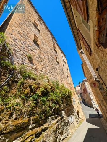 Maison de caractère du XVe siècle avec vue sur le Lot et le coeur historique de Puy L'Evêque