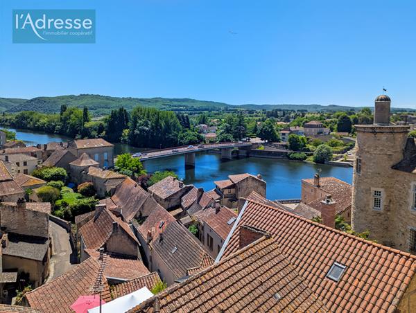 Maison de caractère du XVe siècle avec vue sur le Lot et le coeur historique de Puy L'Evêque