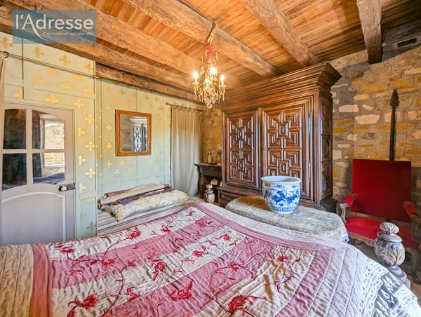 Maison de caractère du XVe siècle avec vue sur le Lot et le coeur historique de Puy L'Evêque