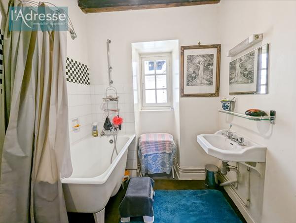 Maison de caractère du XVe siècle avec vue sur le Lot et le coeur historique de Puy L'Evêque