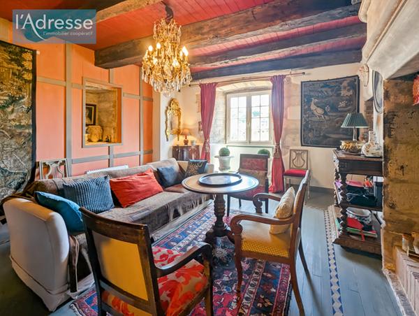 Maison de caractère du XVe siècle avec vue sur le Lot et le coeur historique de Puy L'Evêque