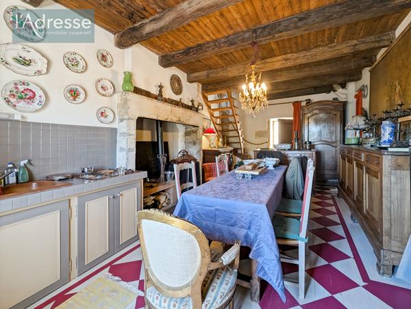 Maison de caractère du XVe siècle avec vue sur le Lot et le coeur historique de Puy L'Evêque