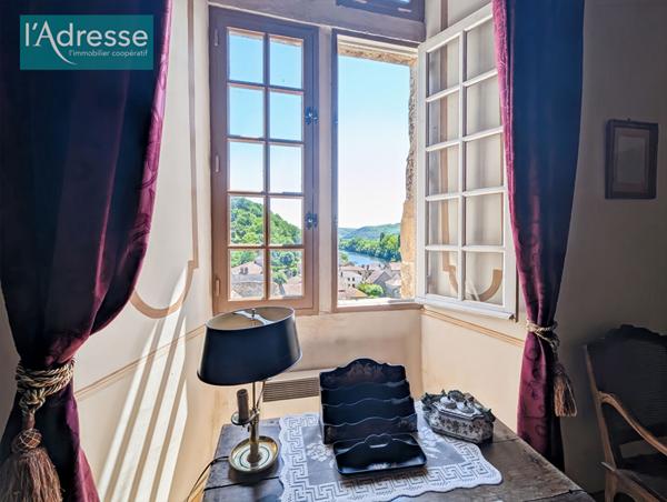 Maison de caractère du XVe siècle avec vue sur le Lot et le coeur historique de Puy L'Evêque
