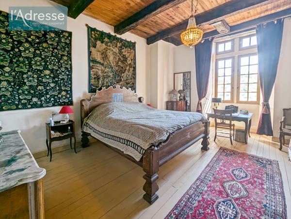 Maison de caractère du XVe siècle avec vue sur le Lot et le coeur historique de Puy L'Evêque