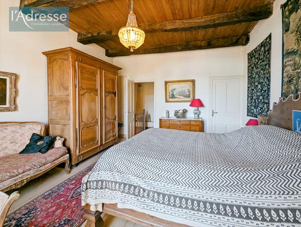 Maison de caractère du XVe siècle avec vue sur le Lot et le coeur historique de Puy L'Evêque