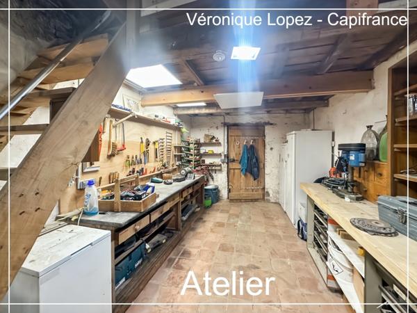 Agen, cœur de ville, superbe maison en pierre de 266 m² entièrement rénovée, jardin, piscine, atelier, garage 5 voitures