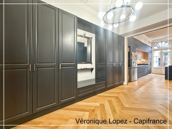 Agen, cœur de ville, superbe maison en pierre de 266 m² entièrement rénovée, jardin, piscine, atelier, garage 5 voitures